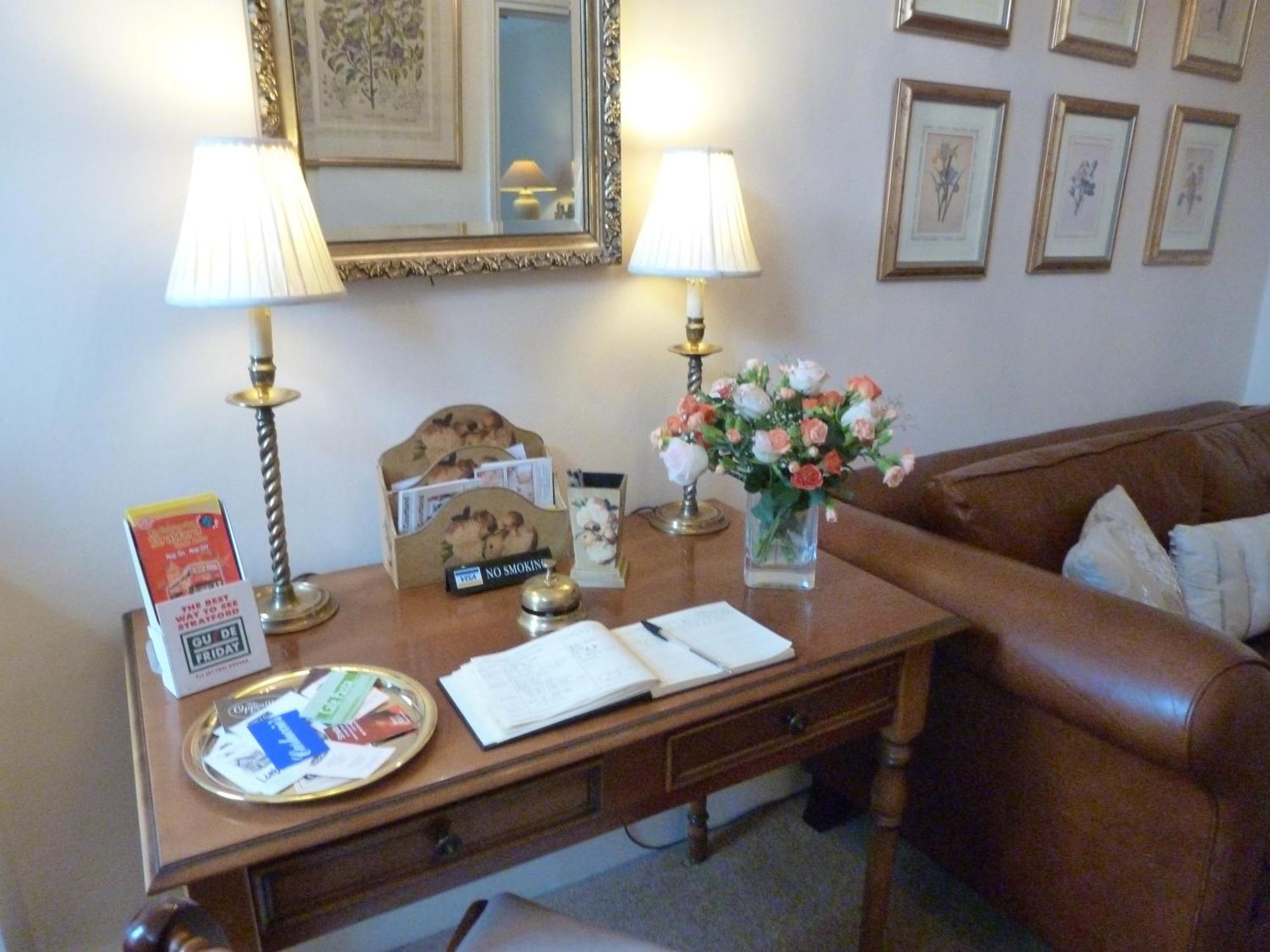 Courtland Hotel Stratford-upon-Avon Buitenkant foto